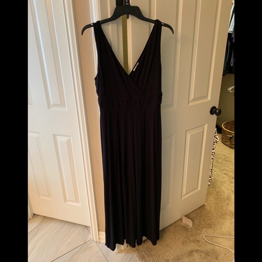 Black Old Navy cross front sleeveless petite maxi